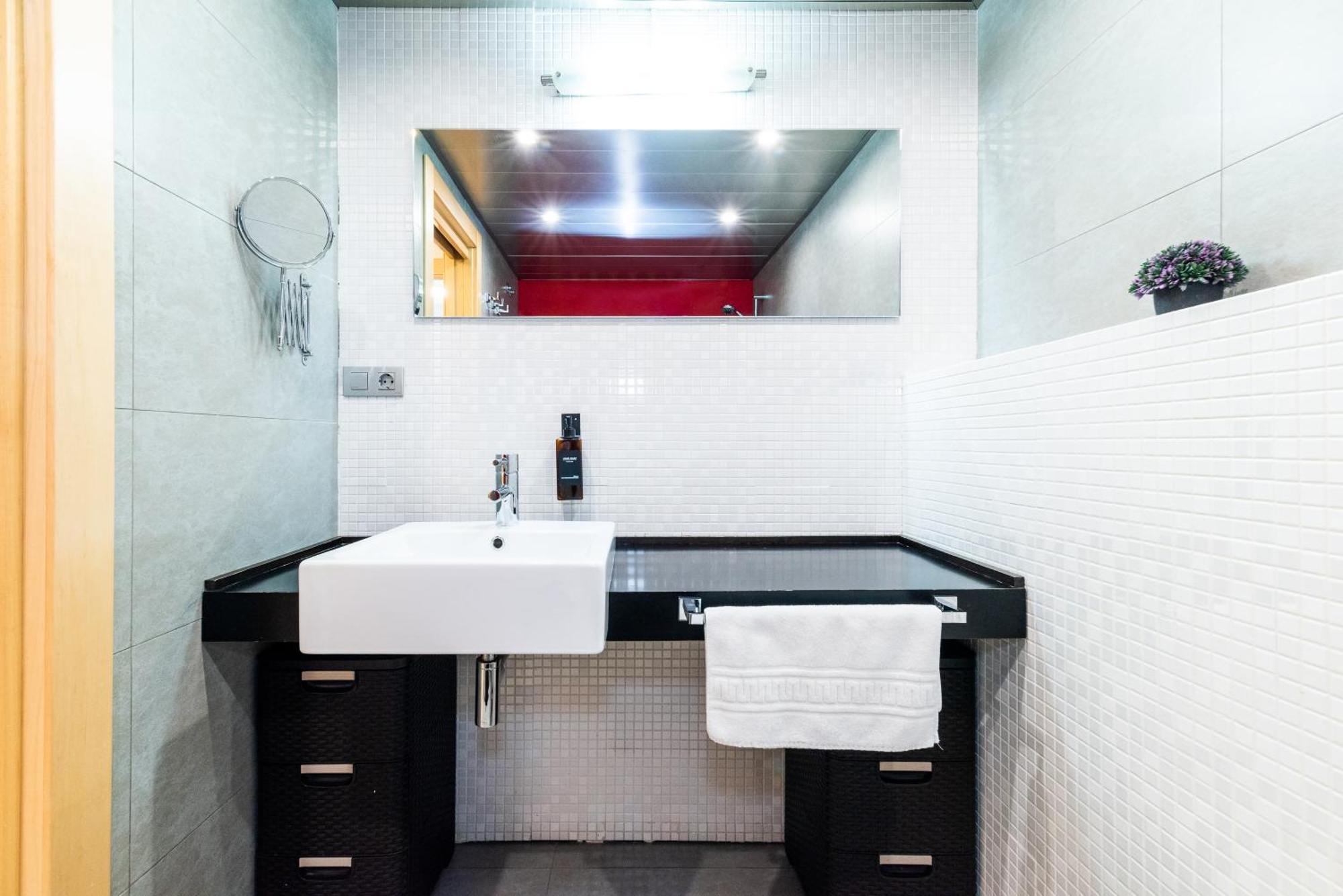 Apartmán Tuguest Avenida De La Investigacion - Free Parking Granada Exteriér fotografie